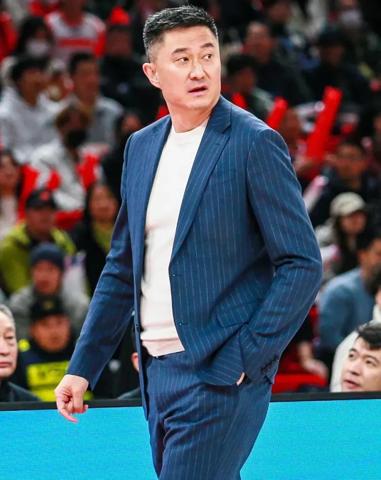 包含中国职业足球赛场实力对决结果揭晓，球队实力脱颖而出的词条